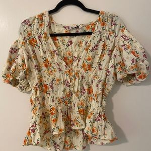 Adorable floral top